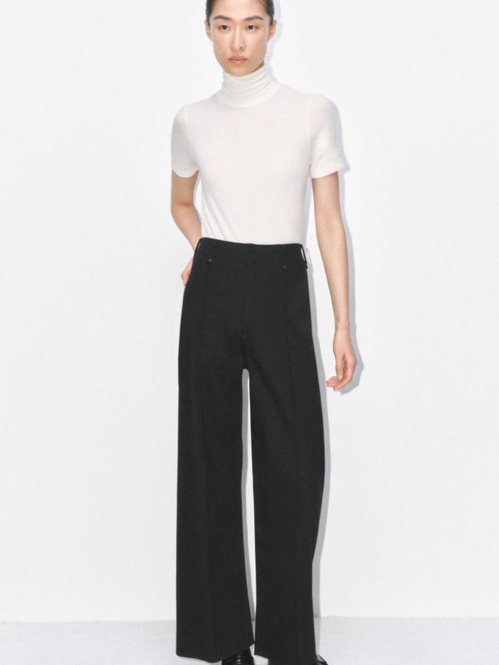 ZARA high rise front seam wide leg jeans in black (sz4)